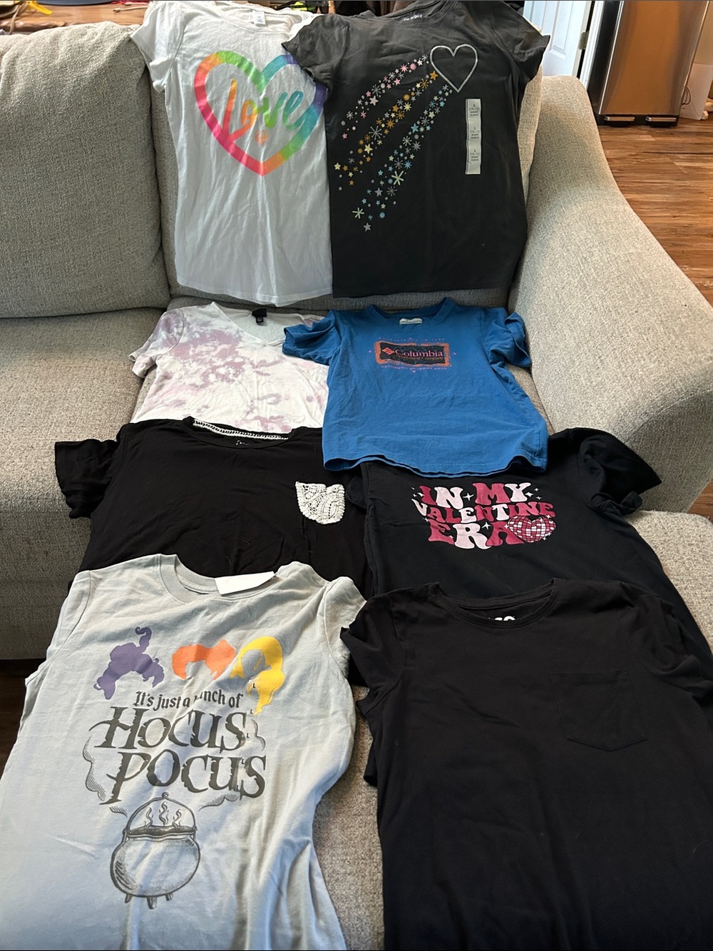 Bundle of 8 multiple girls short sleeve shirts